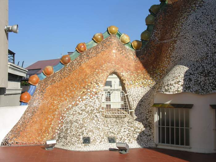 na dachu Casa Batlló